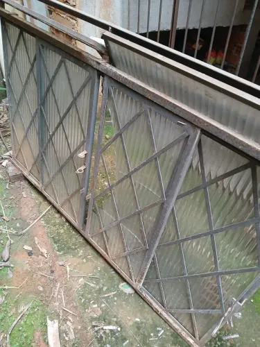 Janela de Ferro Reforçada