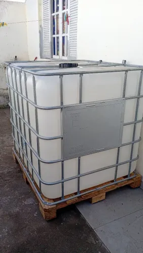 Reservatório IBC 1000L Gradeado ? Seminovo