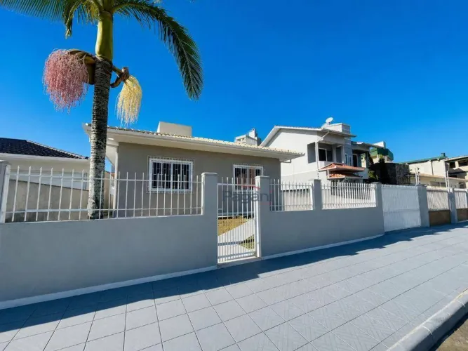 Casa para alugar por R$ 4.250,00/mês - Centro - Palhoça/SC