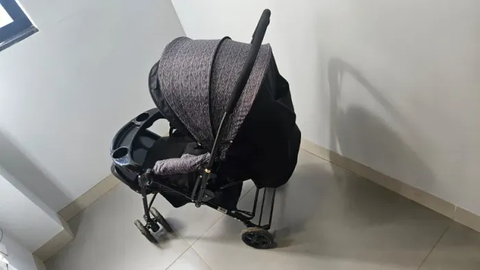 Carrinho de bebê Cosco Reverse