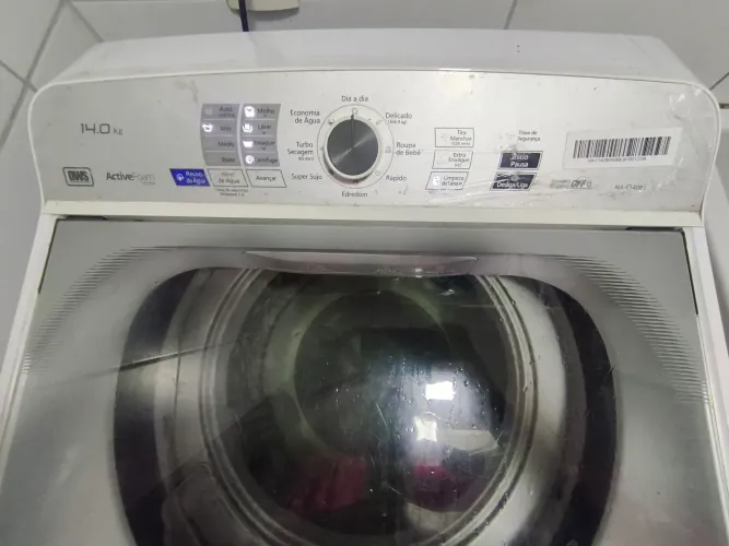 Máquina de lavar roupas -Panasonic 14kg