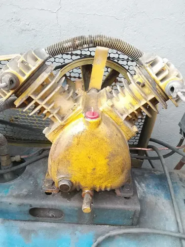 Compressor de ar grande 220v e furadeira industrial de bancada