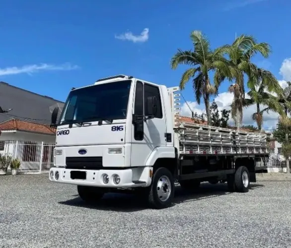 Ford Cargo 816 4x2 2013 Branco - Extra, Revisado, Pronto pra Trabalhar