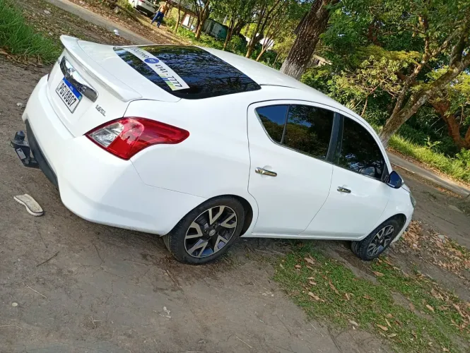 Nissan Versa SL 1.6 16V Flexstart 4P Mec. 2017