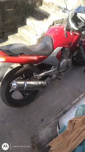 Moto Fazer 250cc, Vermelha 