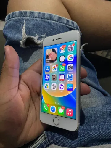 iPhone 8. 256
