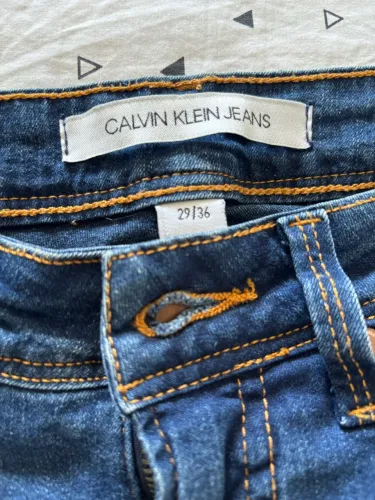 CALÇA CALVIN KLEIN
