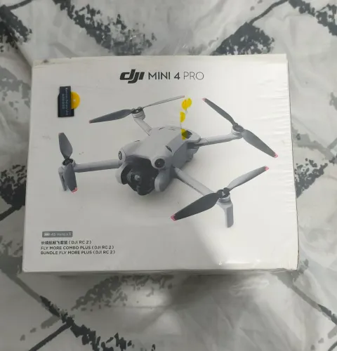 DJI Mini 4 PRO - Combo Fly More