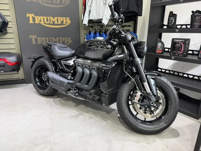 Rocket 3 R Storm 2025 preta cinza