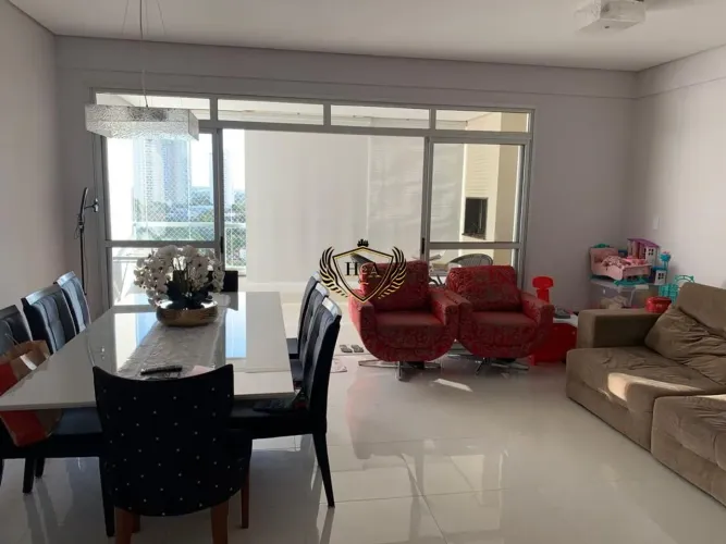 Apartamento com 4 quartos no Edifício Park Residence
