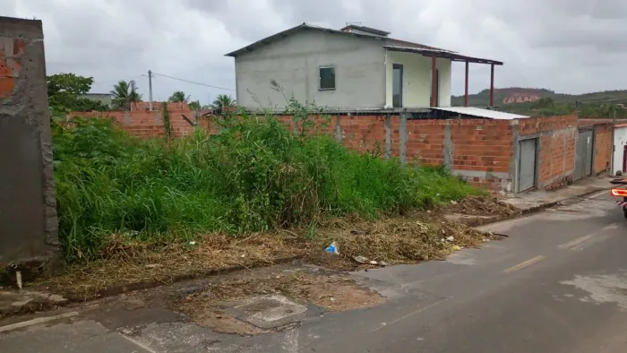 Terreno 400 m ² em Camaçari , fica localizado no parque das mangabas a 400 m dá principal