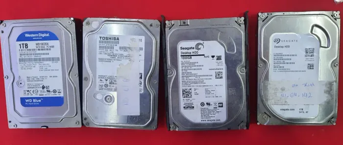 4 HDs sata de 1T
