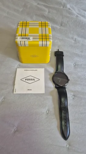 Relógio Fossil Social drees minimalista