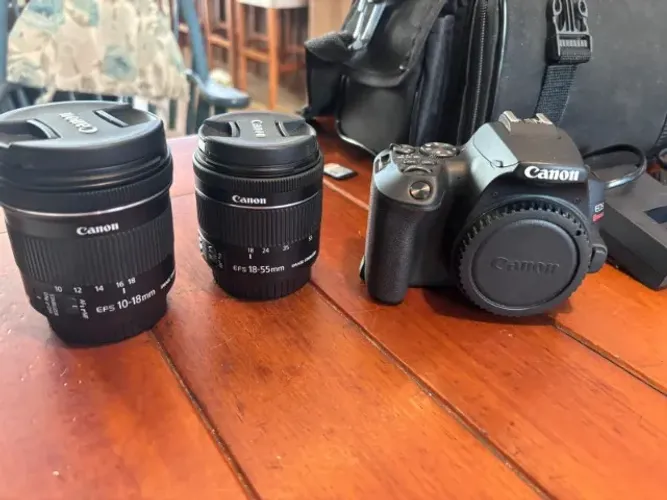 Câmera Canon Rebel SL3 com 2 lentes e acessórios - BARBADA - Pouquíssimo uso
