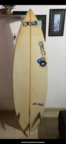 Prancha de Surf 5?11 em perfeito estado de conservação