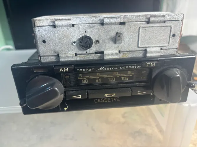 Radio toca-fitas BECKER MÉXICO, Mercedes Benz, anos 70