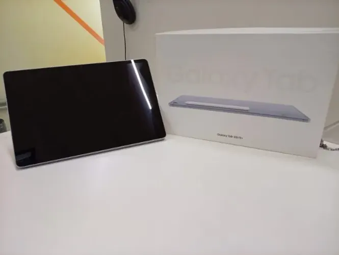 Tablet Samsung Galaxy Tab S10 Fe+ 5g, 128gb, 8gb, Tela 13.1