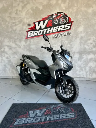 HONDA ADV 160 2025 (baixa km)