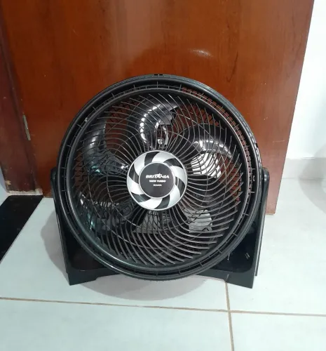 Ventilador circulador de ar, novo usado 2 vezez, turbo super potente retirada águas lindas