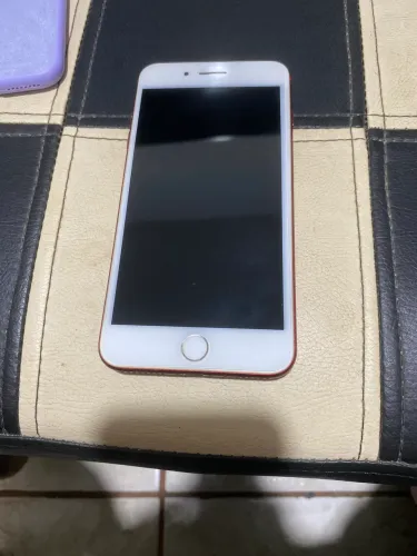 Vendo iPhone 7plus com Vermelho 126GB bateria 100%
