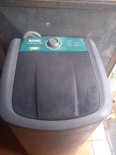 Vende se um tanquinho