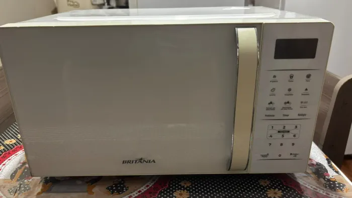 Microondas Britânia Branco
