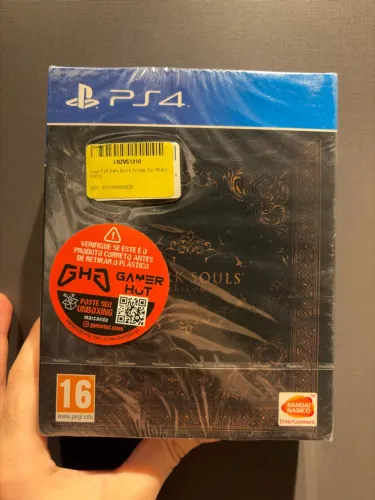 Dark Souls Trilogy - PS4 - LACRADO