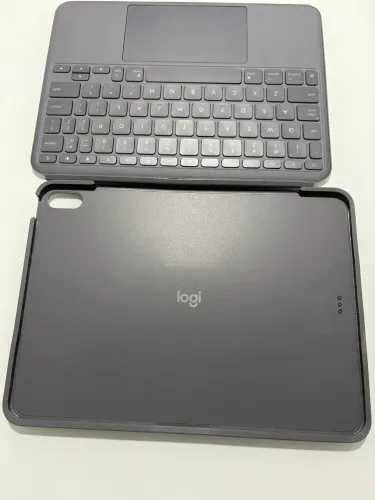 Case Logitech para iPad 11. R$ 1000,00