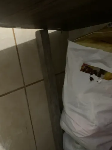 Escrivaninha, está apoiado com um apoio
