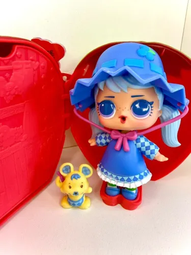L.O.L. Moranguinho Strawberry Shortcake Blueberry Muffin + Cheesecake Identificad