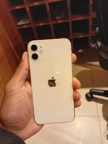 iPhone 11 top