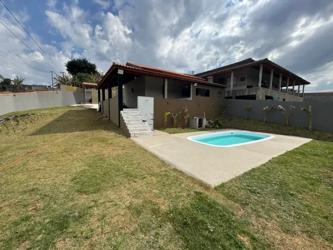 IBIÚNA CHÁCARA Nova Cheirando à Tinta; c/1.033,00m2; de Puro Lazer; E; 160,00m2 de Área Co