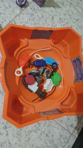 Beyblade burst