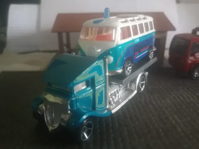 MINIATURAS Fast Bed Hauler HW 2013 + Kombi Matchbox O CONJUNTO.