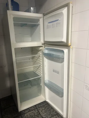 Geladeira 220V