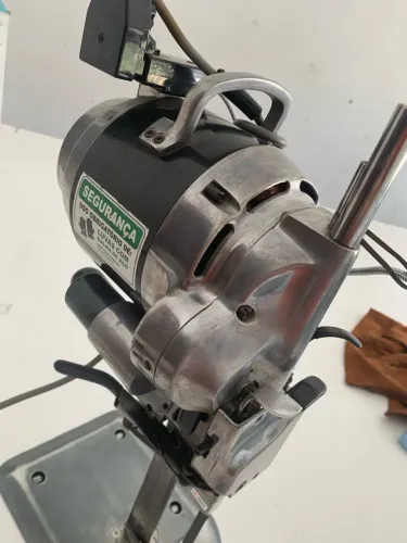Tesoura de corte tecido
