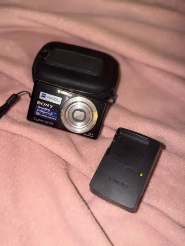 Sony Cyber-shot DSC-W530