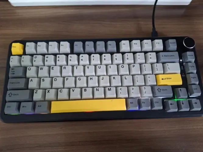 Teclado gamer AJAZZ AK820PRO