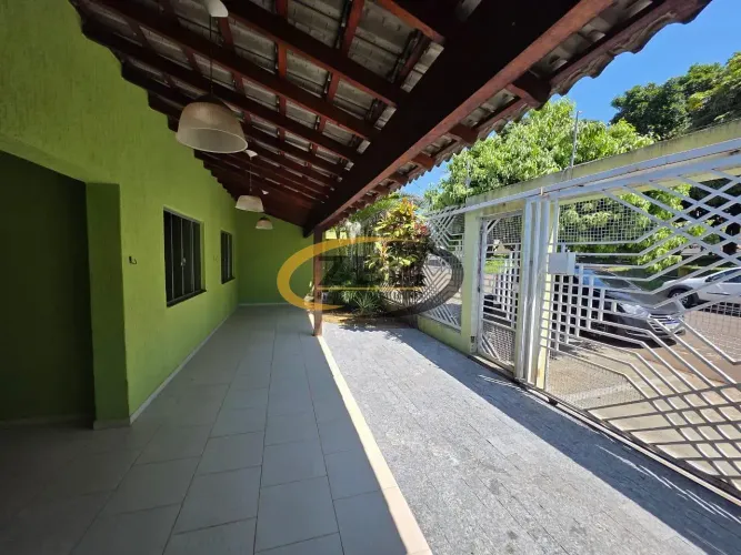 Casa à venda, Térrea, 03 quartos (01 suíte), Piscina, 350 m² terreno e 180 m² de construçã