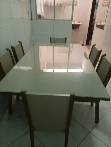Vendo mesa de 6 cadeiras