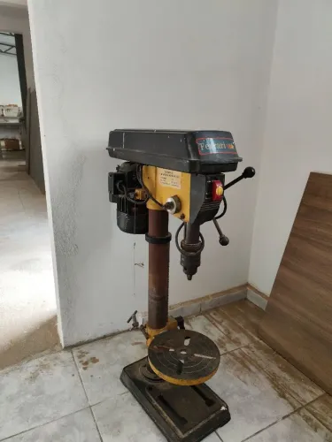 Furadeira de bancada