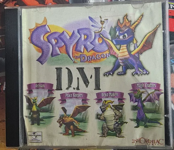 5 jogos de Playstation 1 ( prensados)