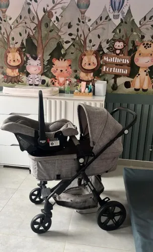 Carrinho de bebê + bebê conforto 