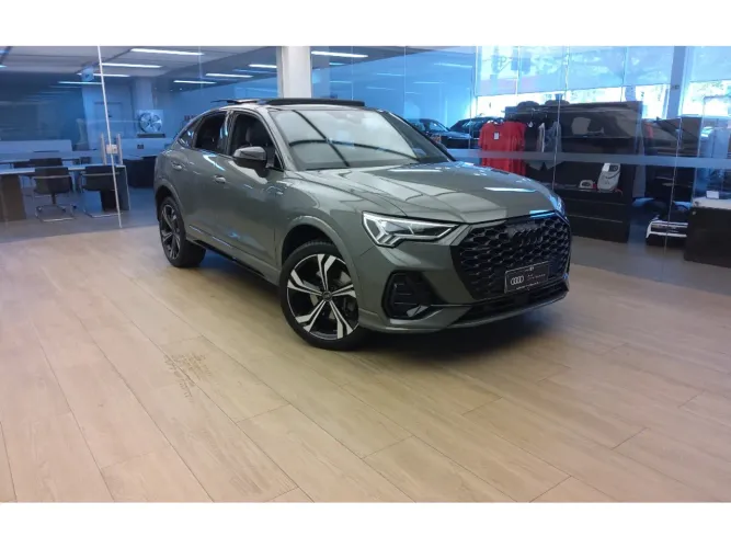 Audi Q3 SPB Perf.black Plus 2.0 TFSI Tip.quat 2024