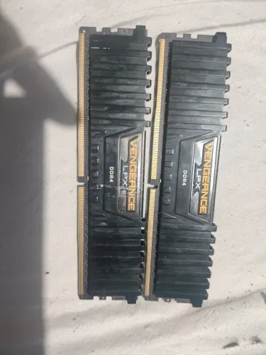 VENDO 2 MEMÓRIAS RAM 8GB DDR4 + processador i3 da 10th