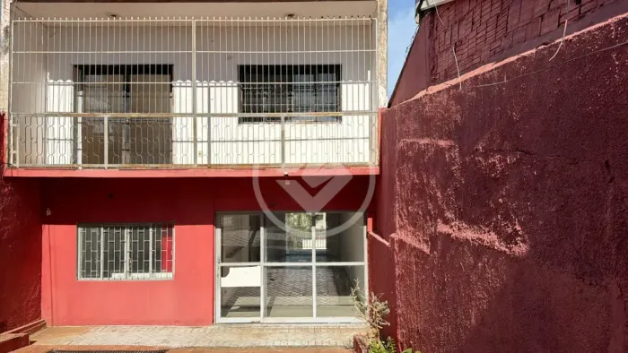 CASA EM EXCELENTE PONTO COMERCIAL PODE SER PARA MORADIA codigo: 352793