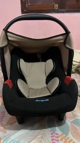 Vende-se bebê conforto seminovo