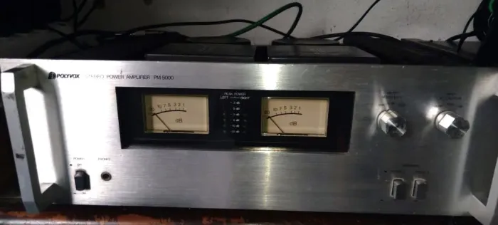 Amplificador Polyvox PM 5000