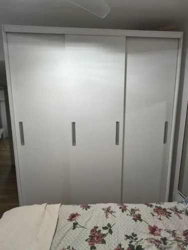 Guarda-Roupa Casal MDF Sob Medida 2,05m - Excelente Estado
