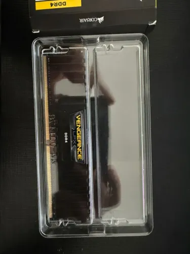 Memória RAM 1x16gb DDR4 Vengeance